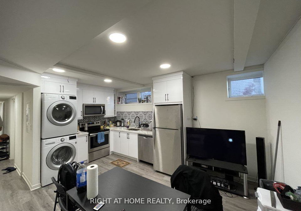 1258-broadview-avenue-east-york-ontario-e13100304