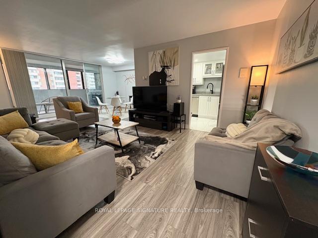 5-massey-square-east-york-ontario-e13100980