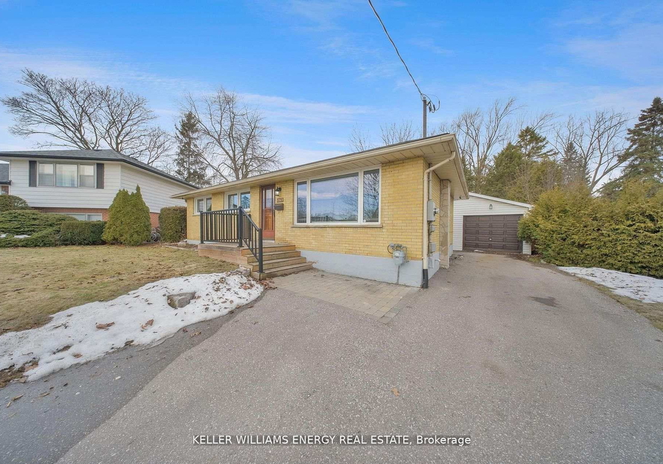 372-garden-court-oshawa-ontario-e13101472
