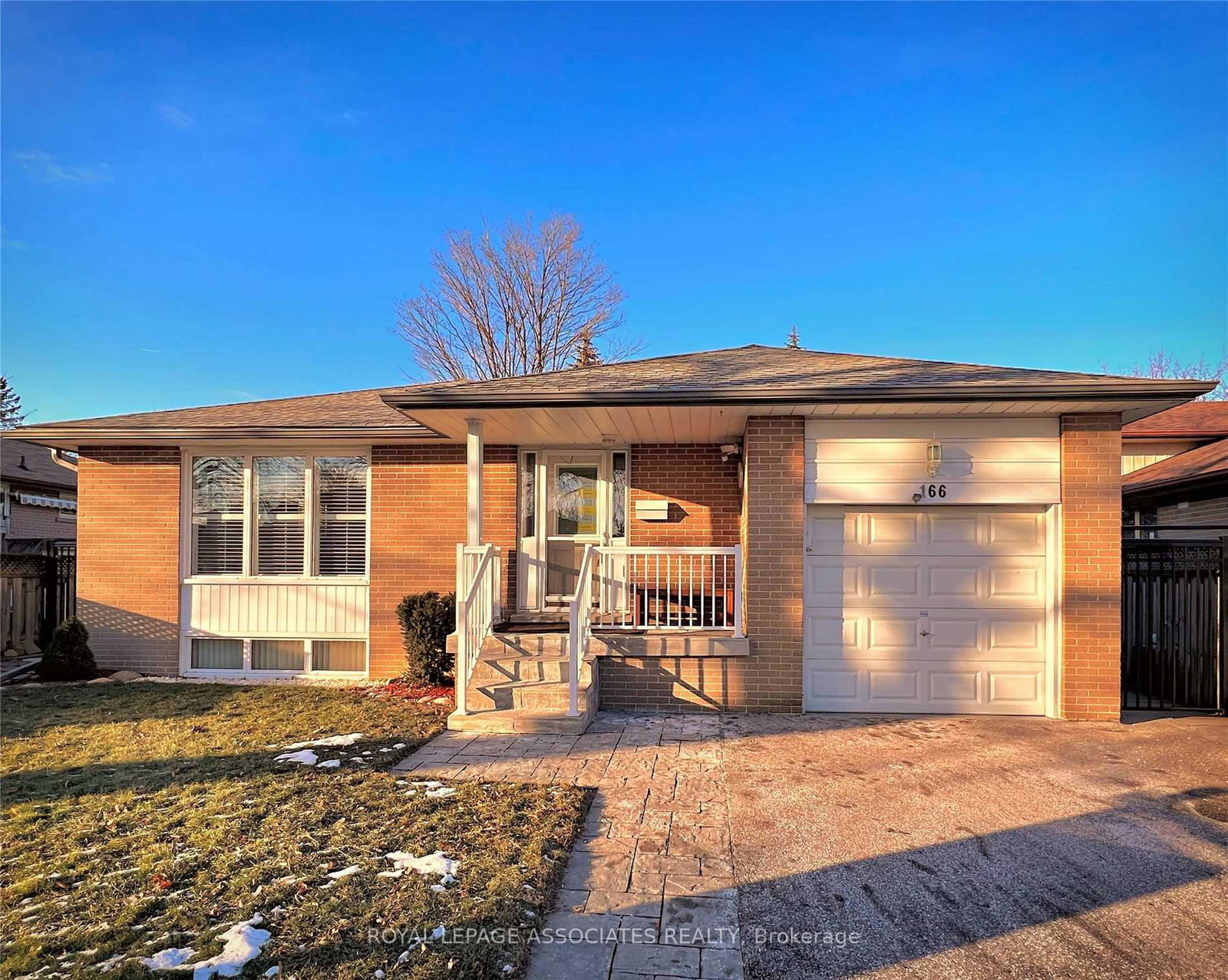 166-lynnbrook-drive-scarborough-ontario-e13102004