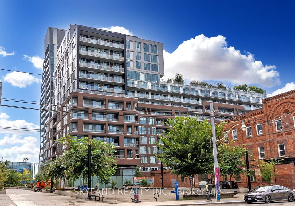 30-baseball-place-toronto-ontario-e13103352