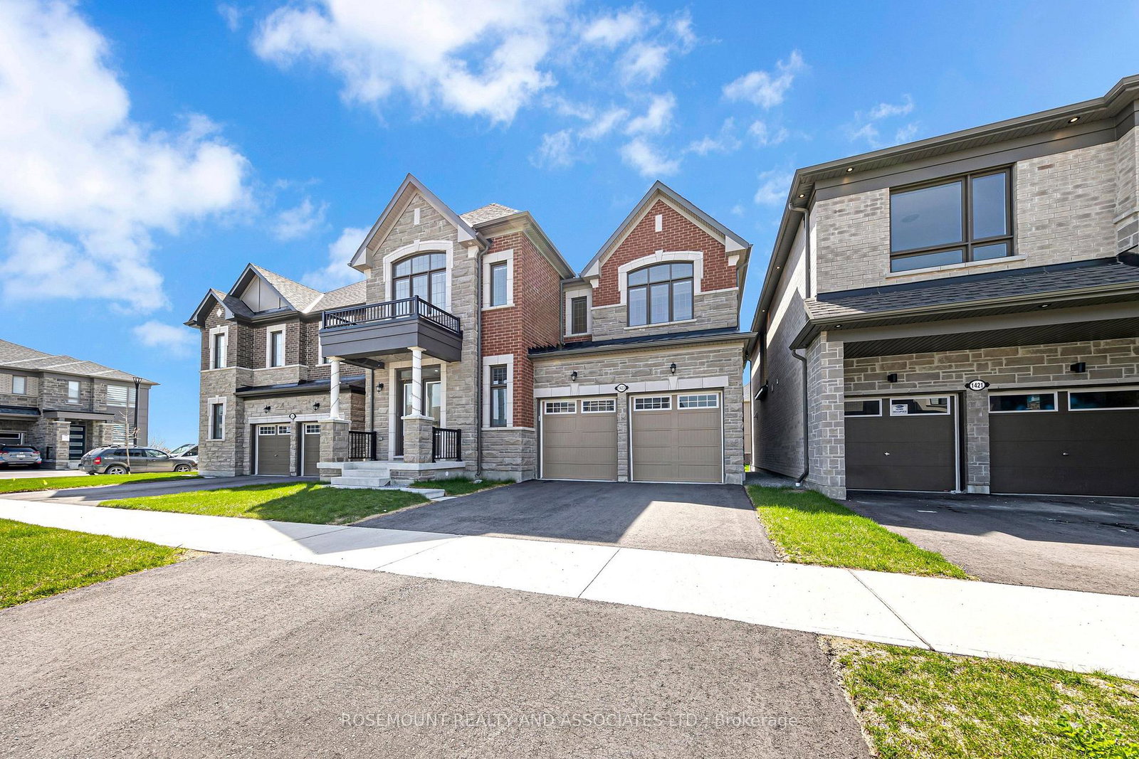 1423-swallowtail-lane-pickering-ontario-e13103714