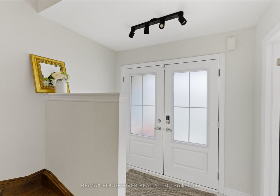 4-hidden-way-whitby-ontario-e13104164