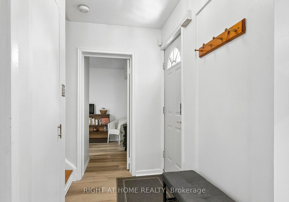 10-sachems-place-scarborough-ontario-e13104758