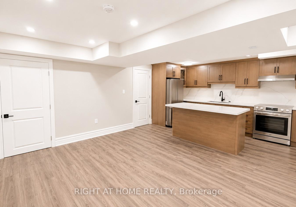 1004-tigerlily-trail-pickering-ontario-e13107388