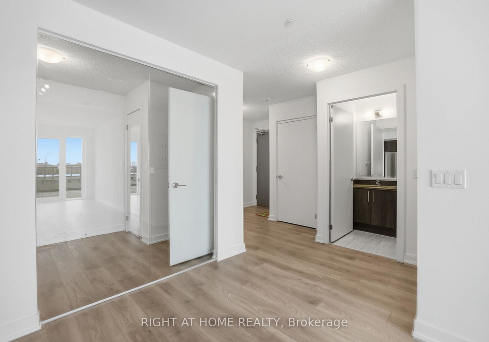 1010-sandy-beach-road-pickering-ontario-e13107624
