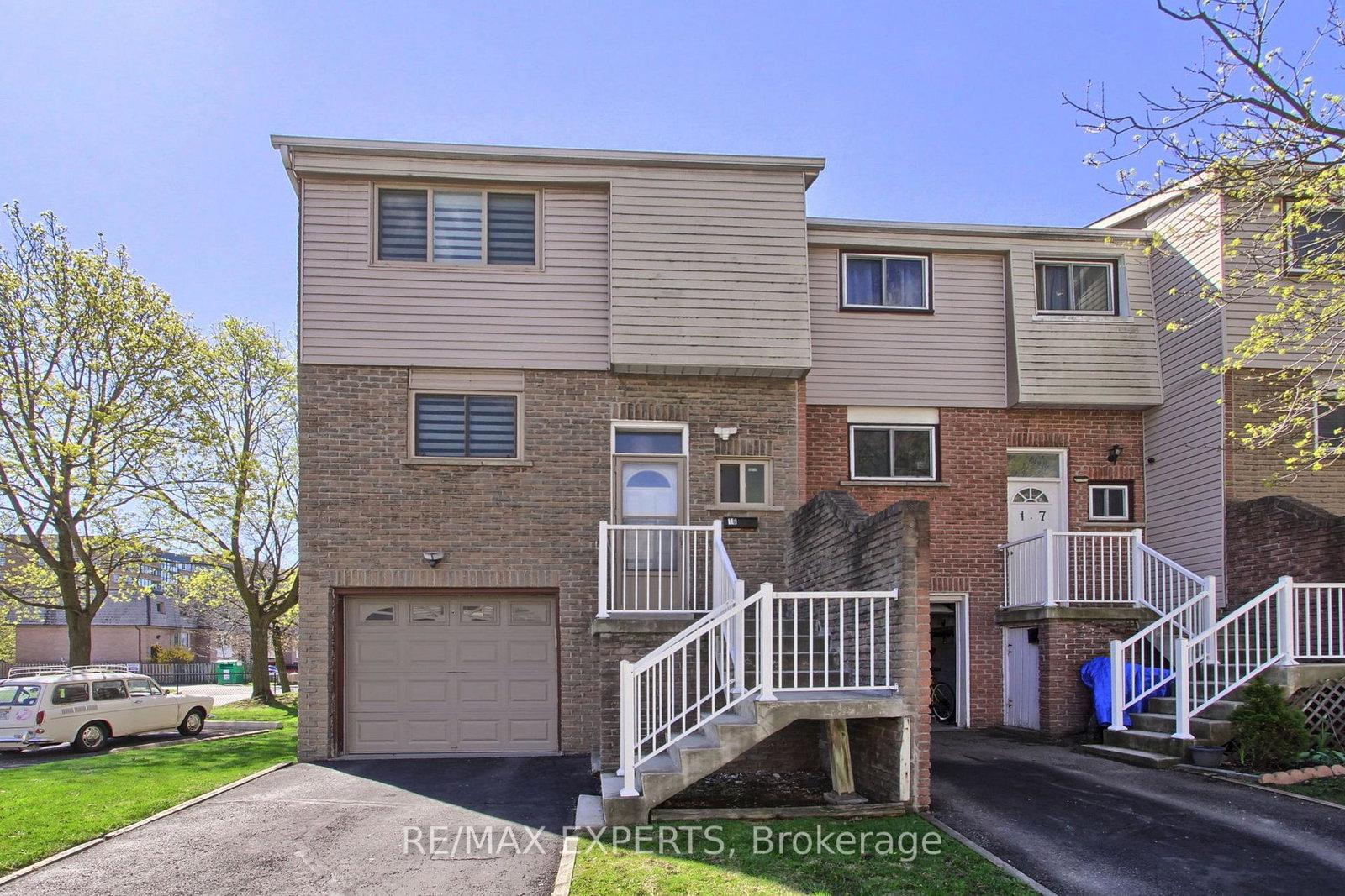 1655-geta-circle-pickering-ontario-e13107630
