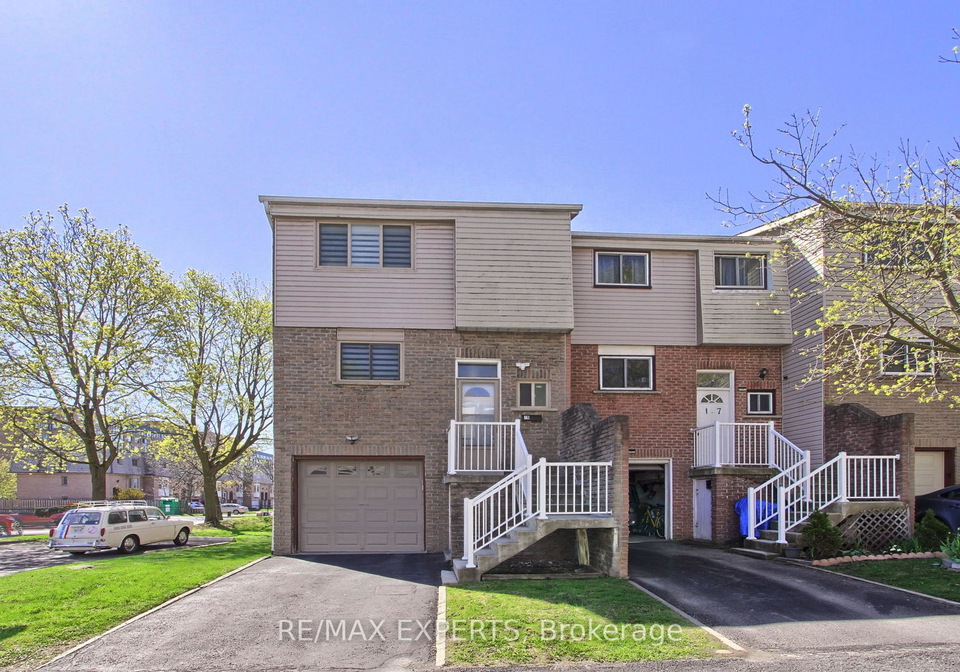 1655-geta-circle-pickering-ontario-e13107630