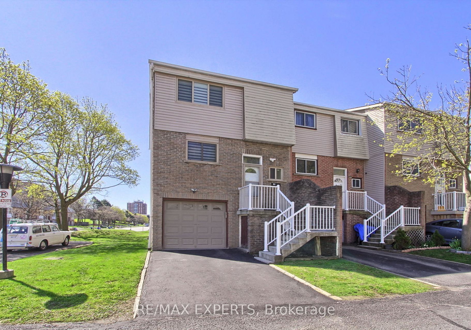 1655-geta-circle-pickering-ontario-e13107630