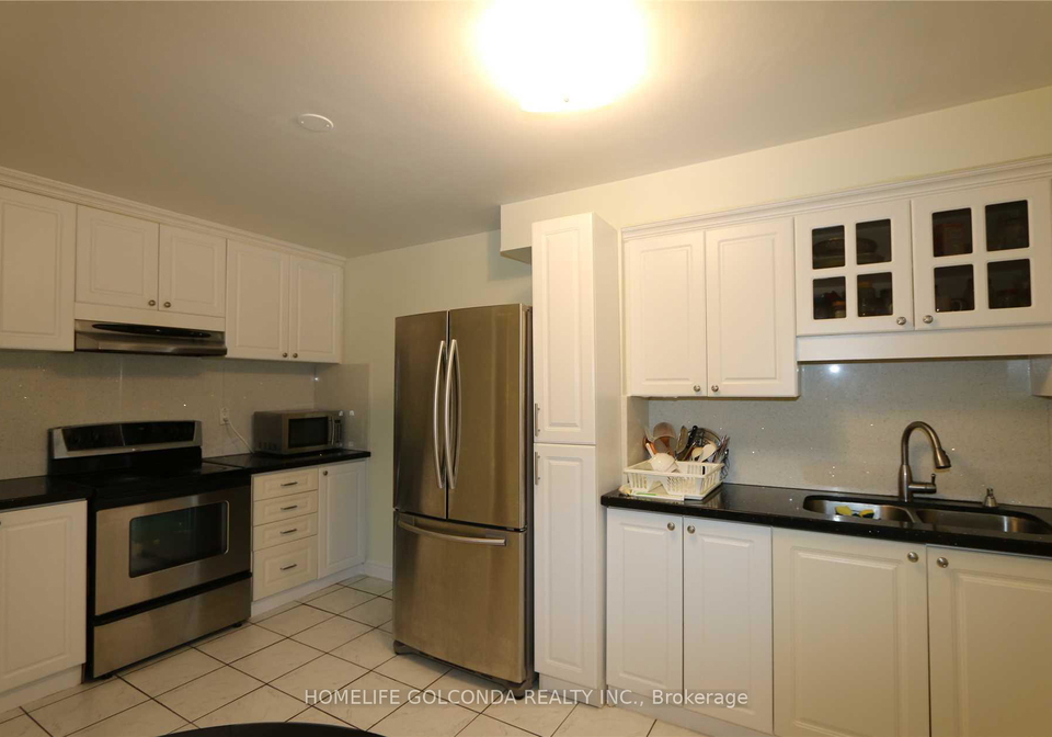 6-la-peer-boulevard-scarborough-ontario-e13109154