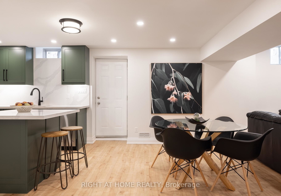 5-chant-crescent-ajax-ontario-e13109342