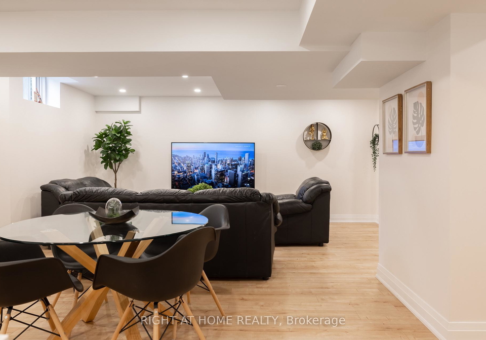 5-chant-crescent-ajax-ontario-e13109342