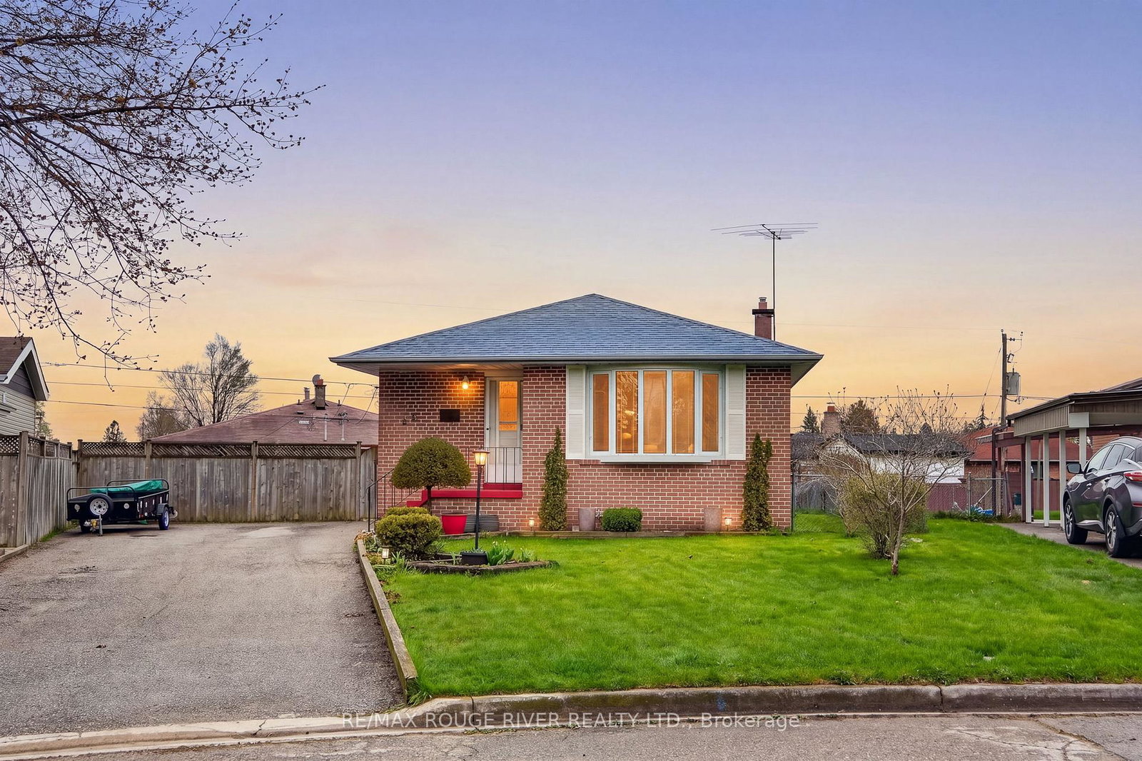 812-bem-avenue-pickering-ontario-e13109658