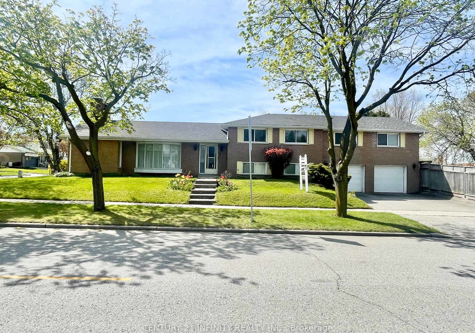 1-goodland-gate-scarborough-ontario-e13110750