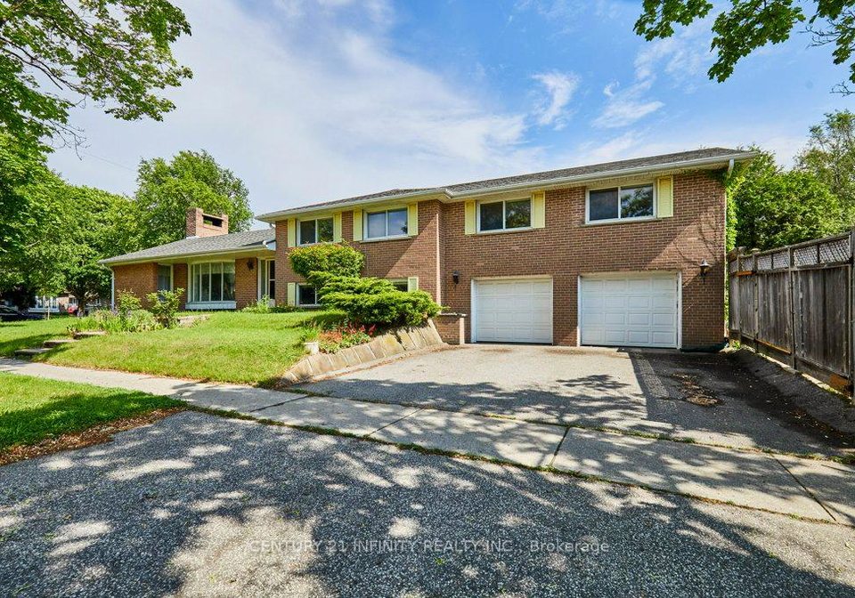 1-goodland-gate-scarborough-ontario-e13110750