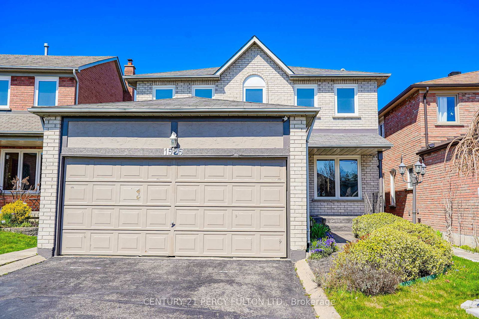 1525-sturgeon-court-pickering-ontario-e13111464