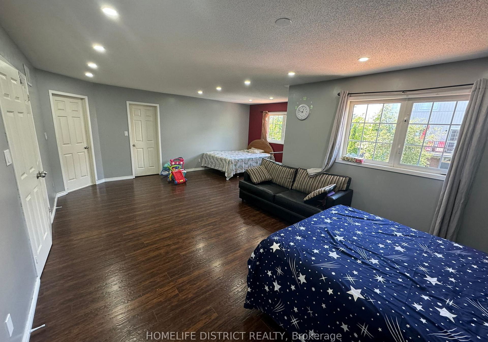 1100-ashgrove-crescent-oshawa-ontario-e13111712