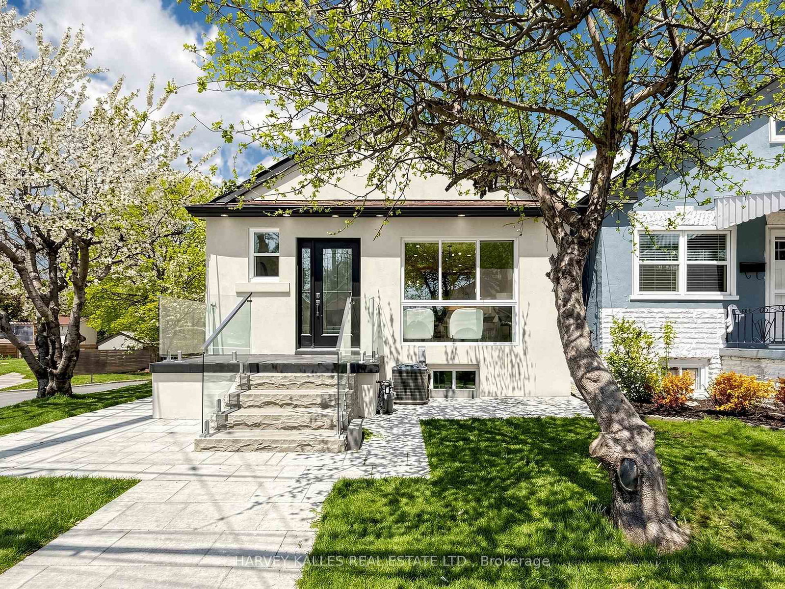 982-cosburn-avenue-east-york-ontario-e13113962