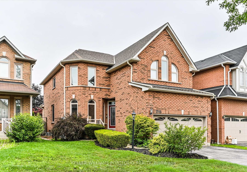 1785-autumn-crescent-pickering-ontario-e13115370