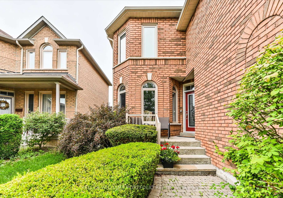 1785-autumn-crescent-pickering-ontario-e13115370