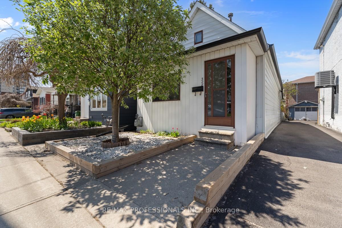 328-donlands-avenue-east-york-ontario-e13115588
