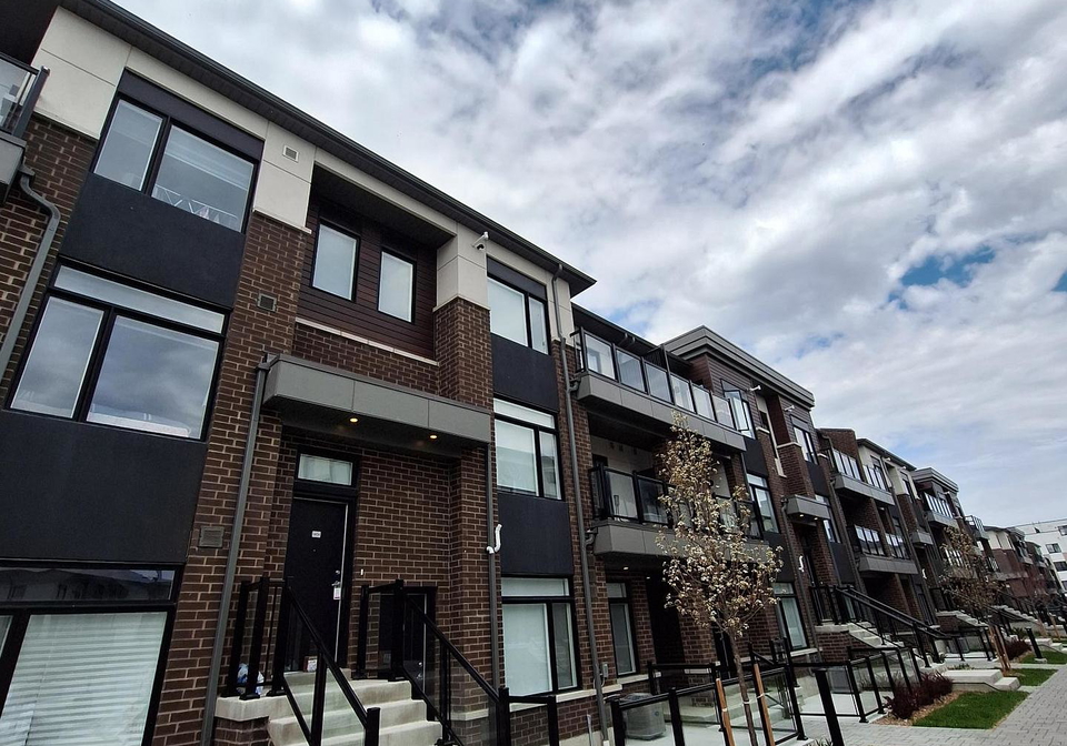 1695-dersan-street-pickering-ontario-e13116320