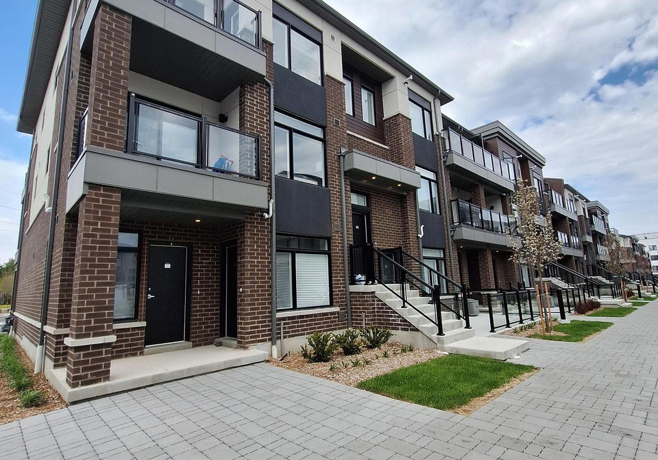 1695-dersan-street-pickering-ontario-e13116320