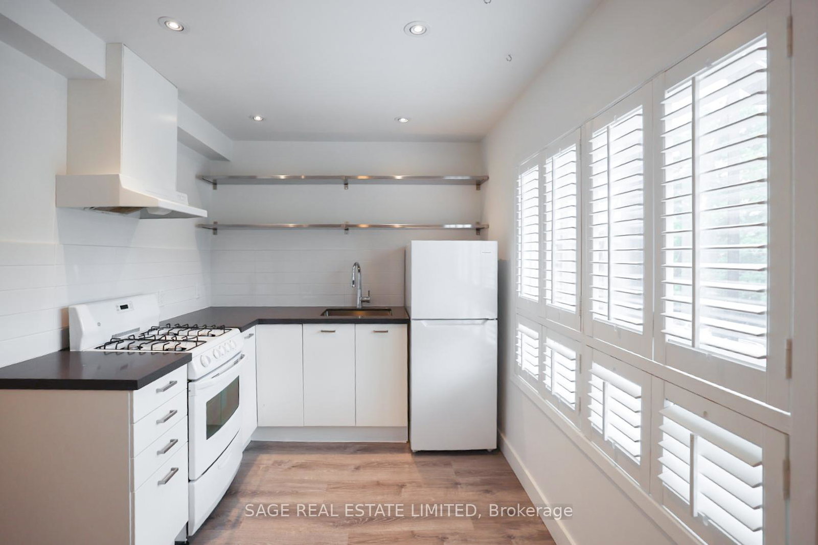 8-brookmount-road-toronto-ontario-e13116644