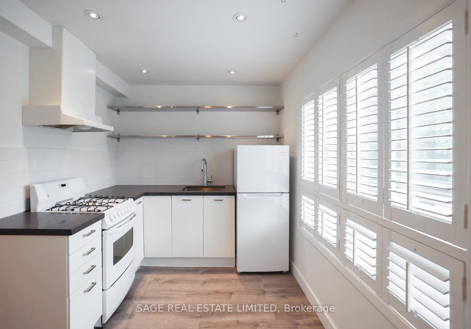 8-brookmount-road-toronto-ontario-e13116644