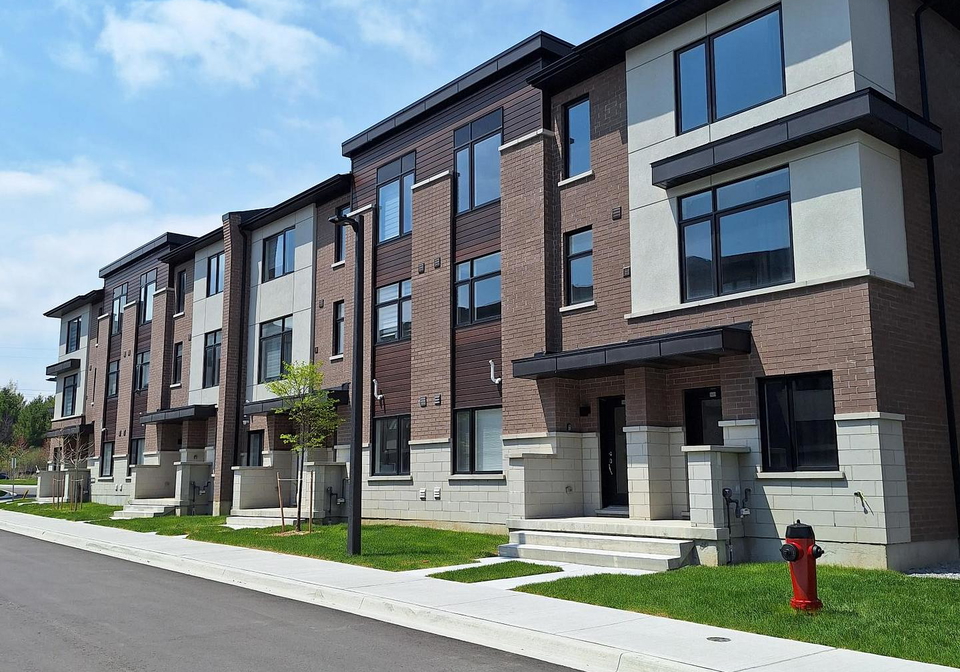 1695-dersan-street-pickering-ontario-e13116890