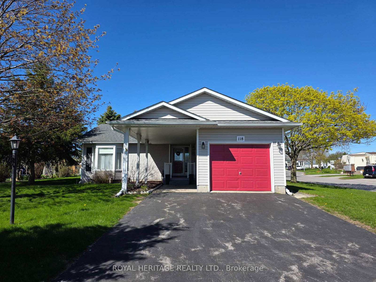 118-bluffs-road-clarington-ontario-e13117368
