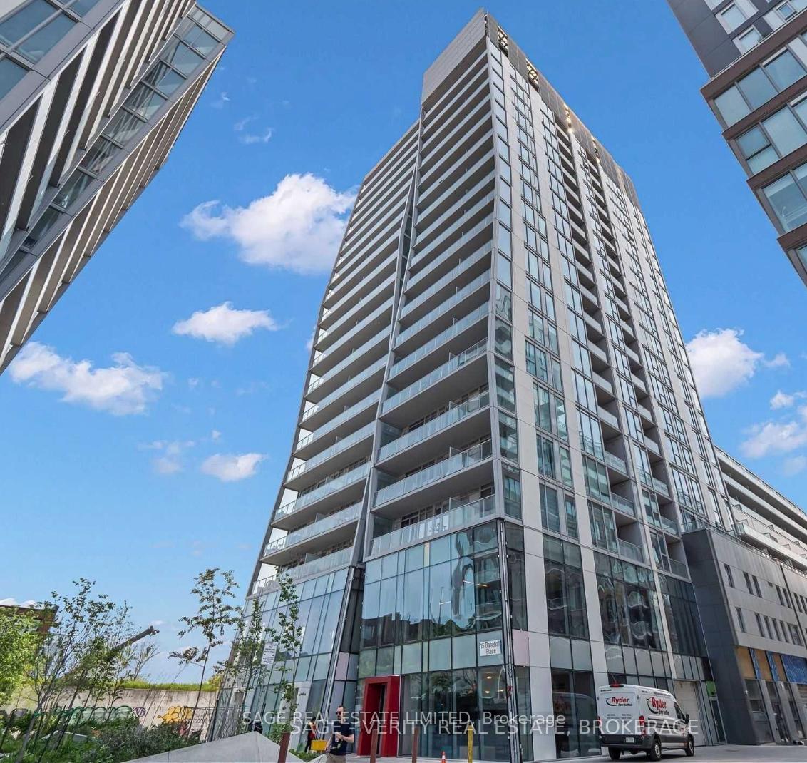 15-baseball-place-toronto-ontario-e13117740