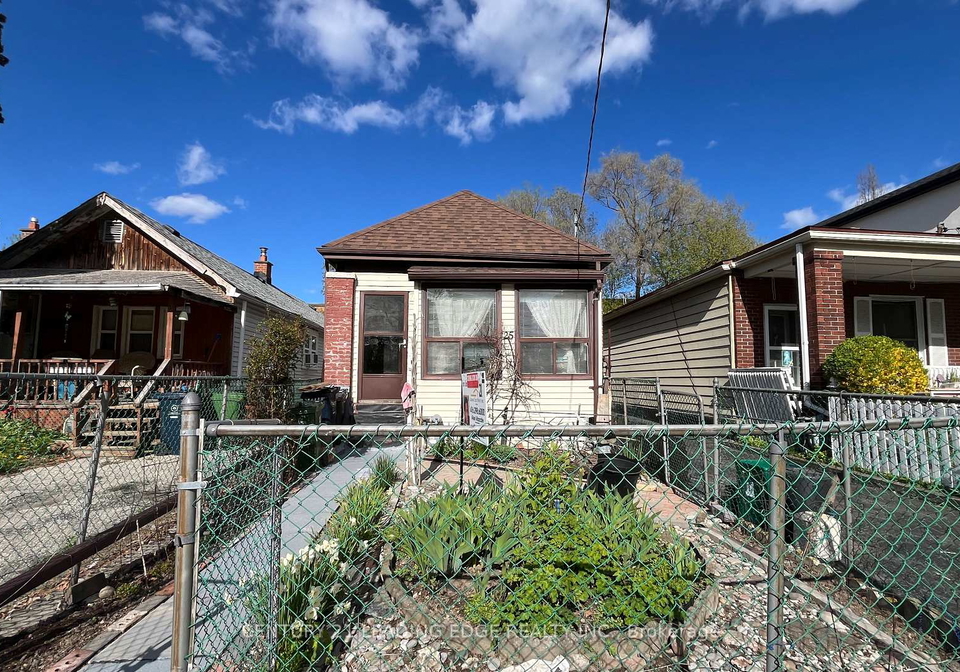 25-madelaine-avenue-scarborough-ontario-e13118014