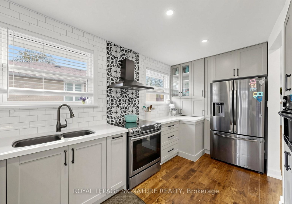 33-neapolitan-drive-scarborough-ontario-e13118572