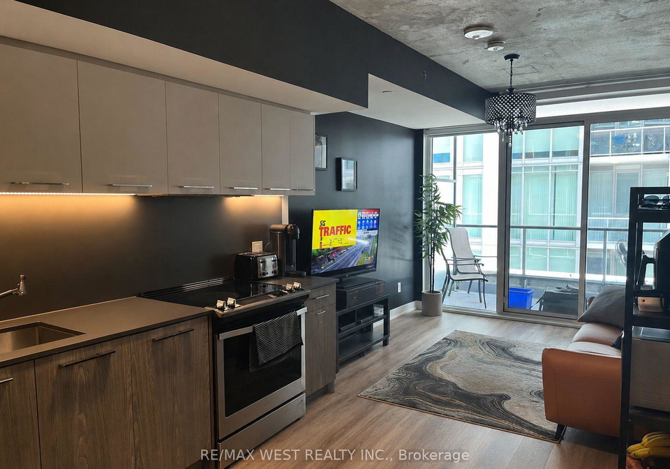 30-baseball-place-toronto-ontario-e13118984