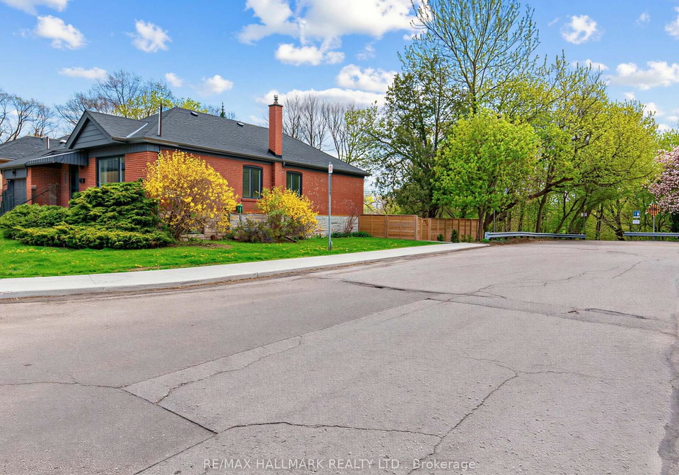 1-ferncliff-court-east-york-ontario-e13119344