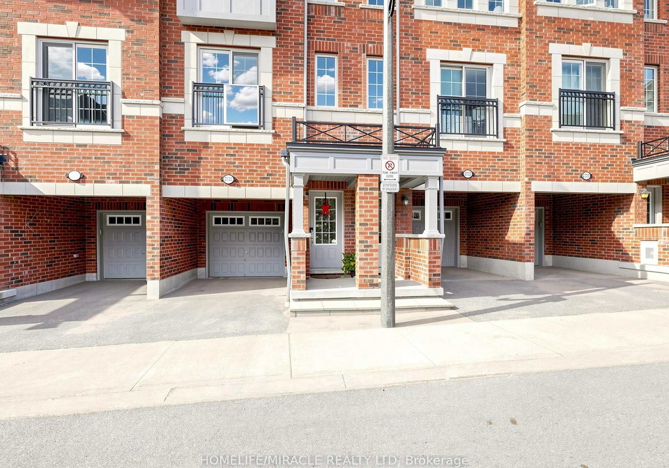 2725-deputy-minister-path-oshawa-ontario-e13119400