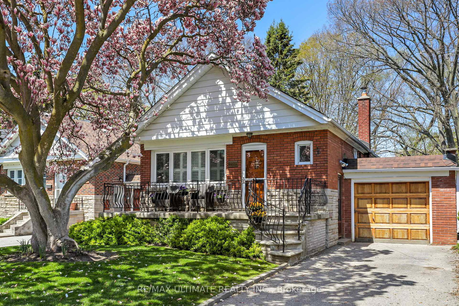 220-parkview-hill-crescent-east-york-ontario-e13119536