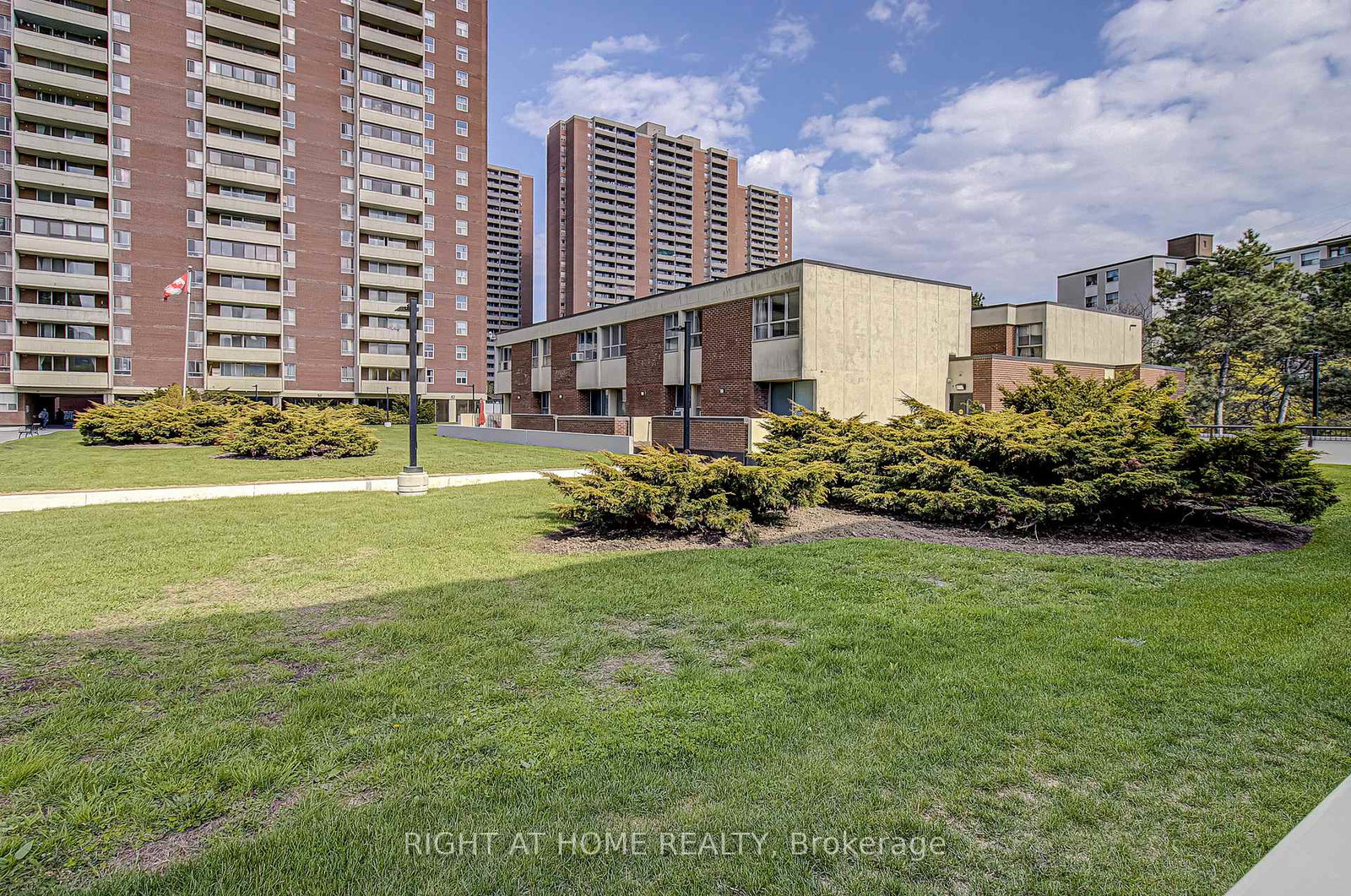 8-crescent-town-road-east-york-ontario-e13119648