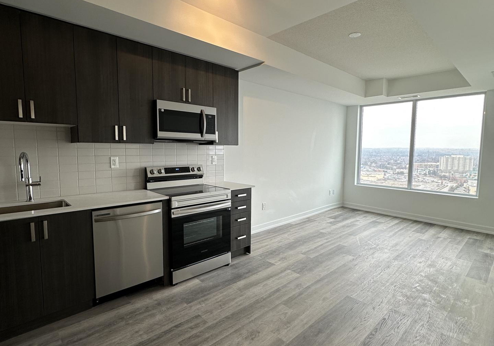 1435-celebration-drive-pickering-ontario-e13120002