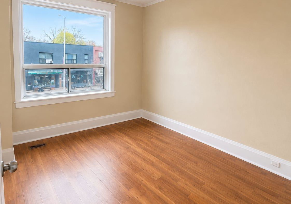 1355-danforth-avenue-east-york-ontario-e13121410
