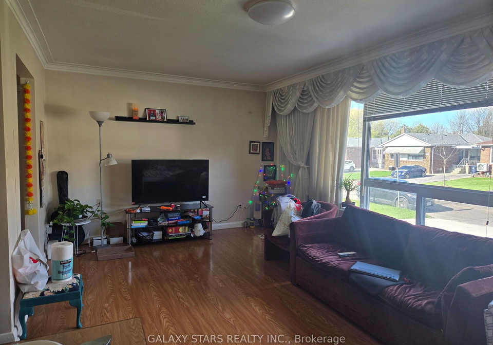 94-dewey-drive-scarborough-ontario-e13121626