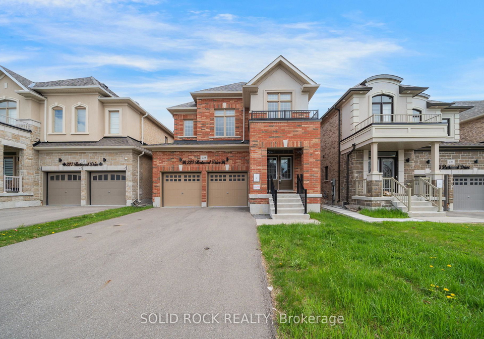 225-fleetwood-drive-oshawa-ontario-e13121672