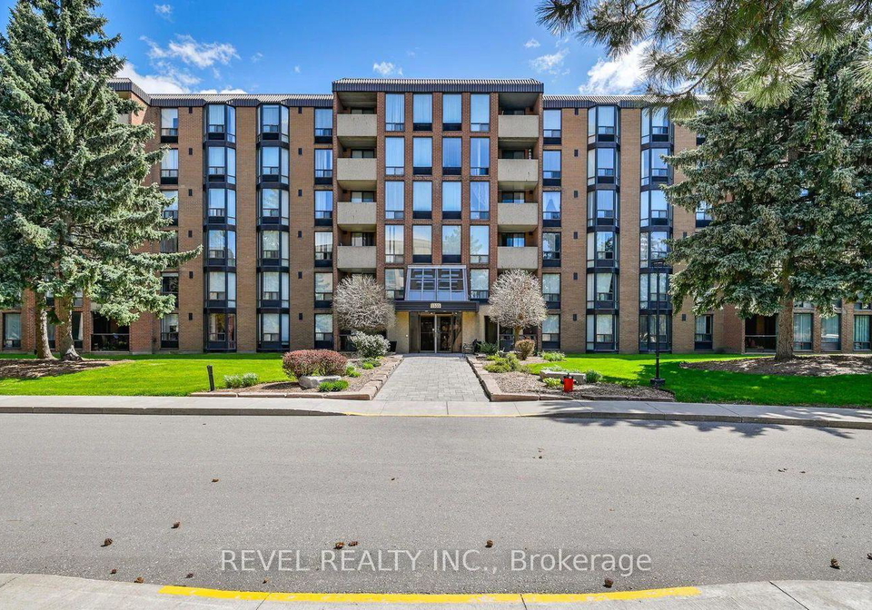 1540-pickering-parkway-pickering-ontario-e13123978