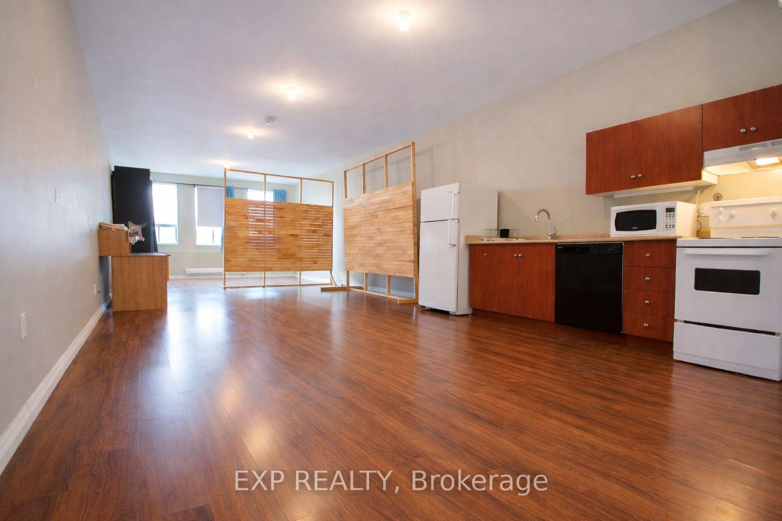 1038-coxwell-avenue-east-york-ontario-e13124020