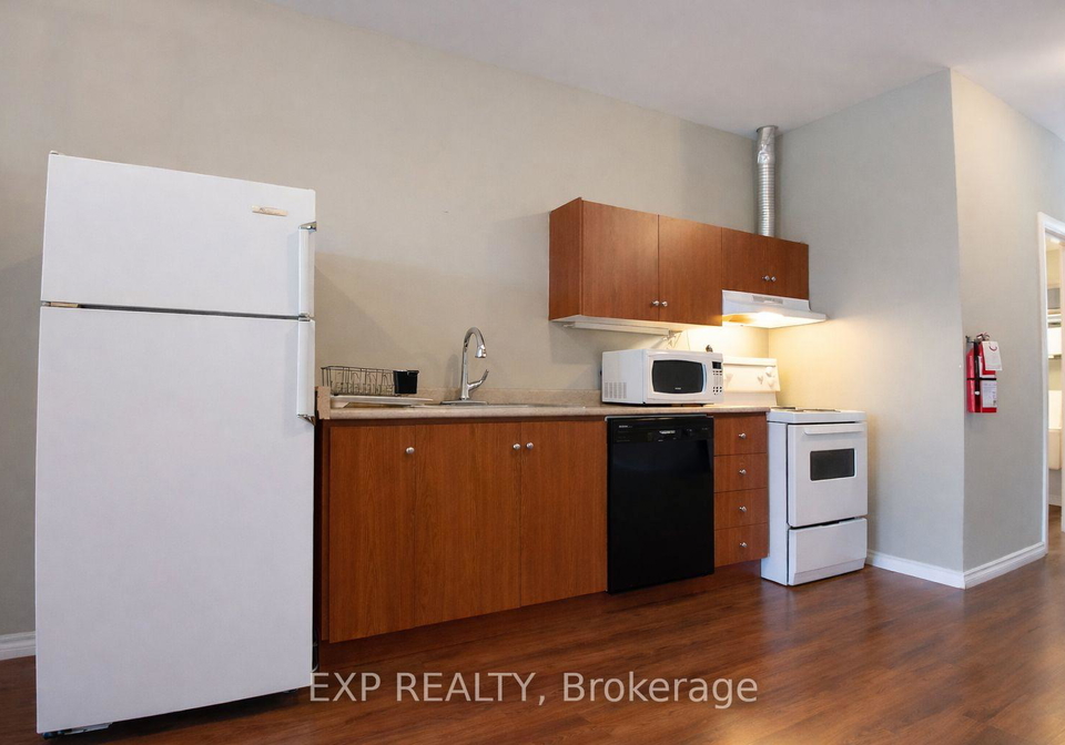 1038-coxwell-avenue-east-york-ontario-e13124020
