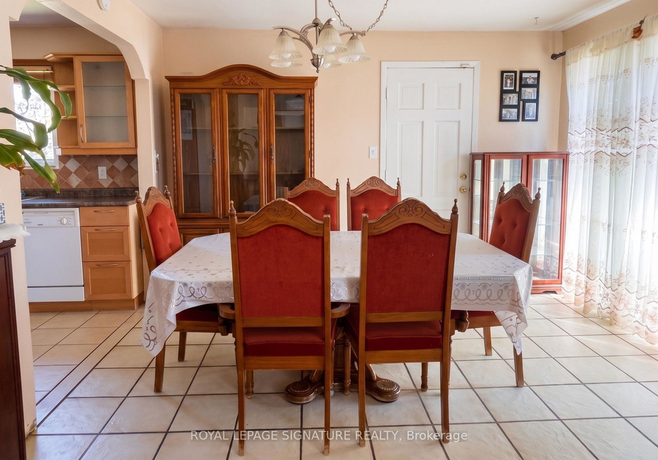 33-crow-trail-scarborough-ontario-e13124638