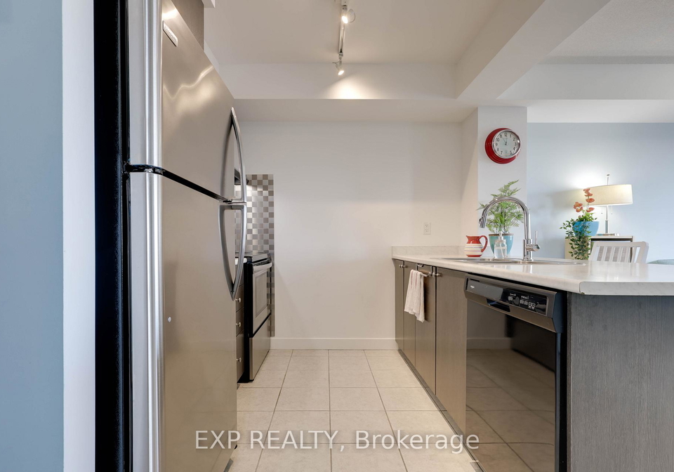 8-trent-avenue-toronto-ontario-e13125456