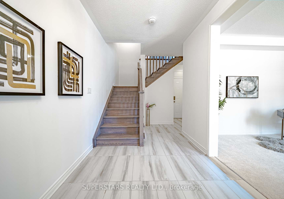 3342-thunderbird-promenade-pickering-ontario-e13126264