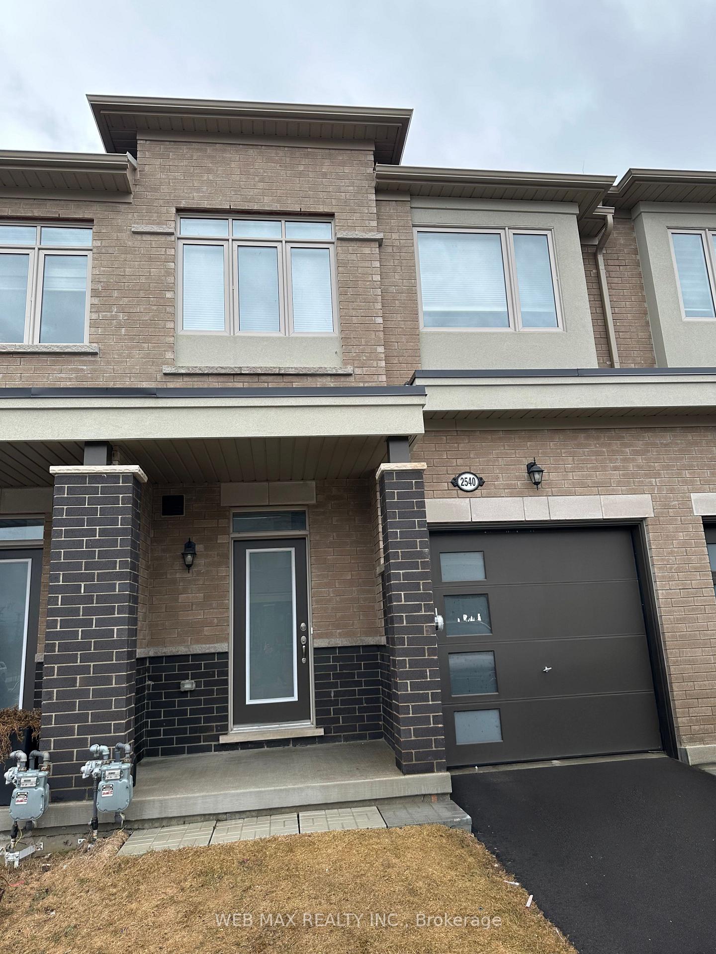 2540-winter-words-drive-oshawa-ontario-e13126850